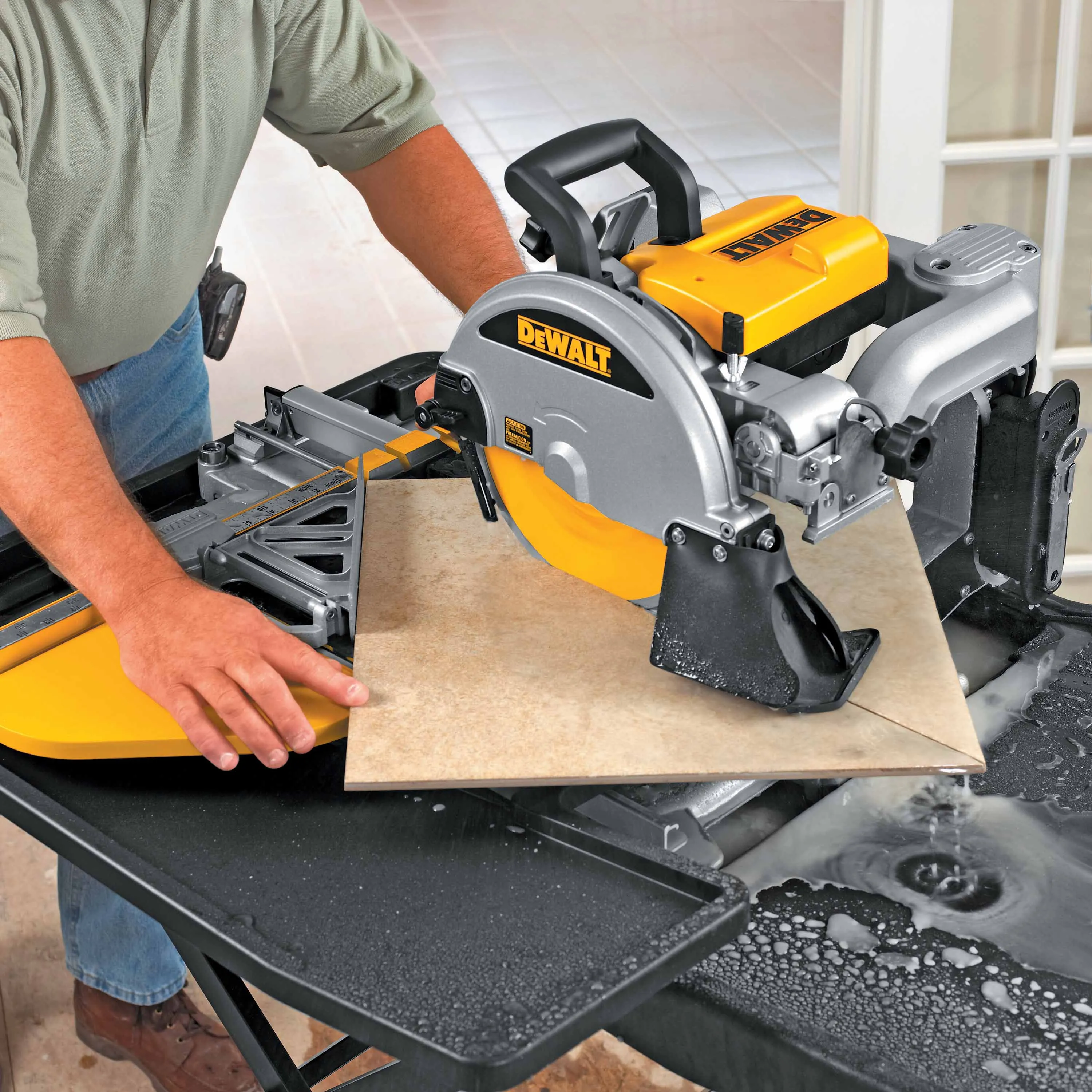 DeWalt D24000 Heavy-Duty 10" Wet Tile Saw